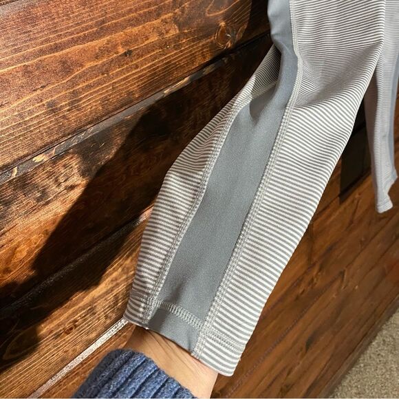 Women's Gap Fit Eclipse Gray Striped X Small Leggings Activewear - Picture 5 of 10